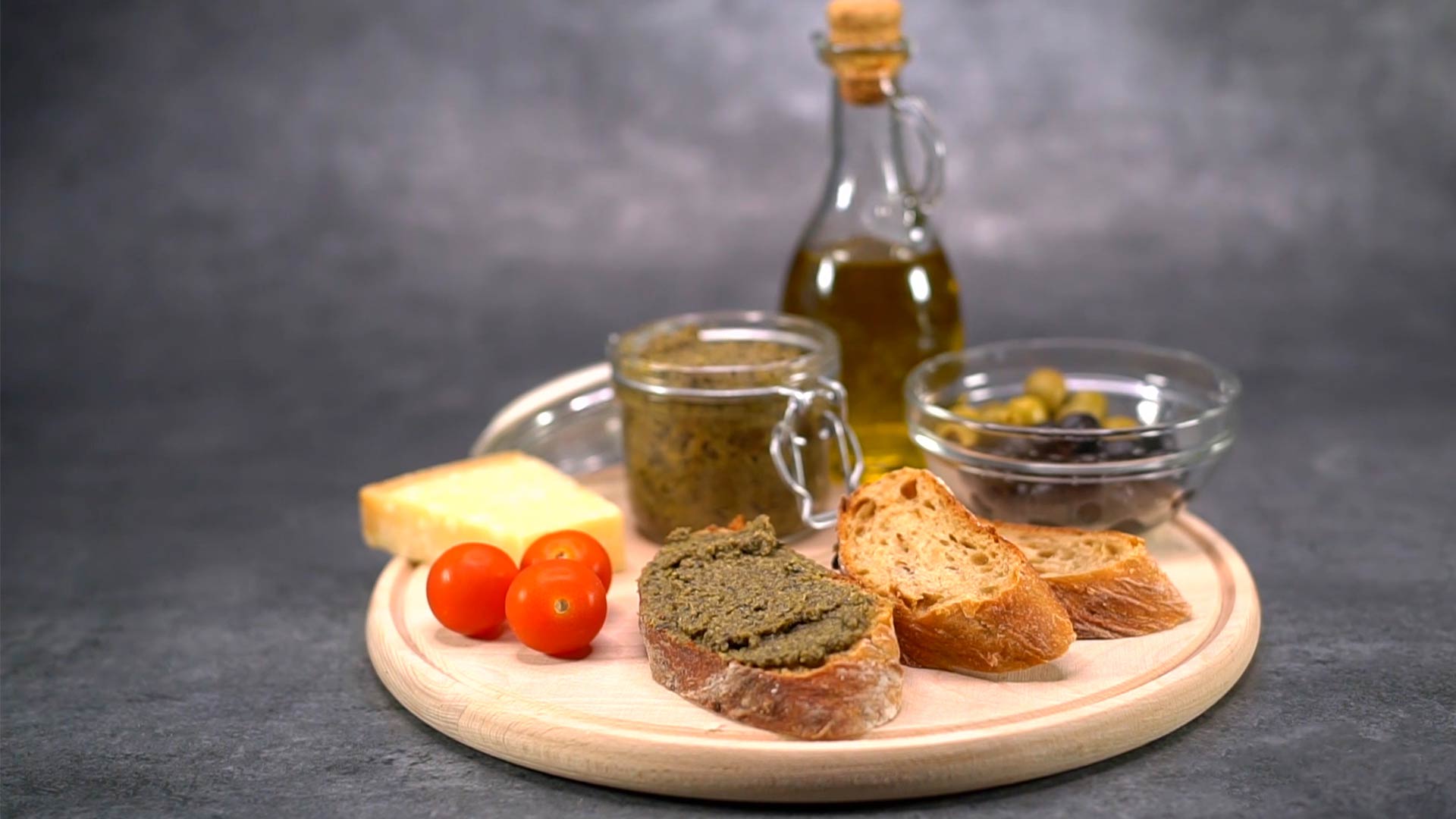 Tapenade, a mediterrán olajbogyókrém